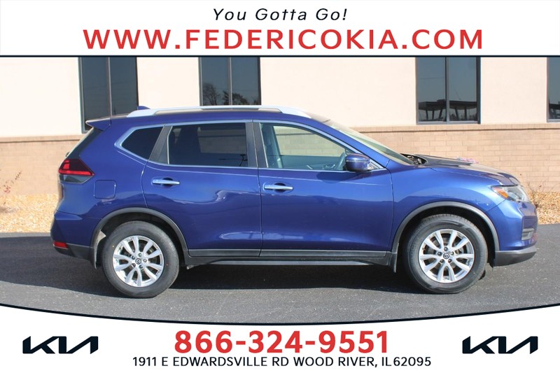 2020 Nissan Rogue S's photo