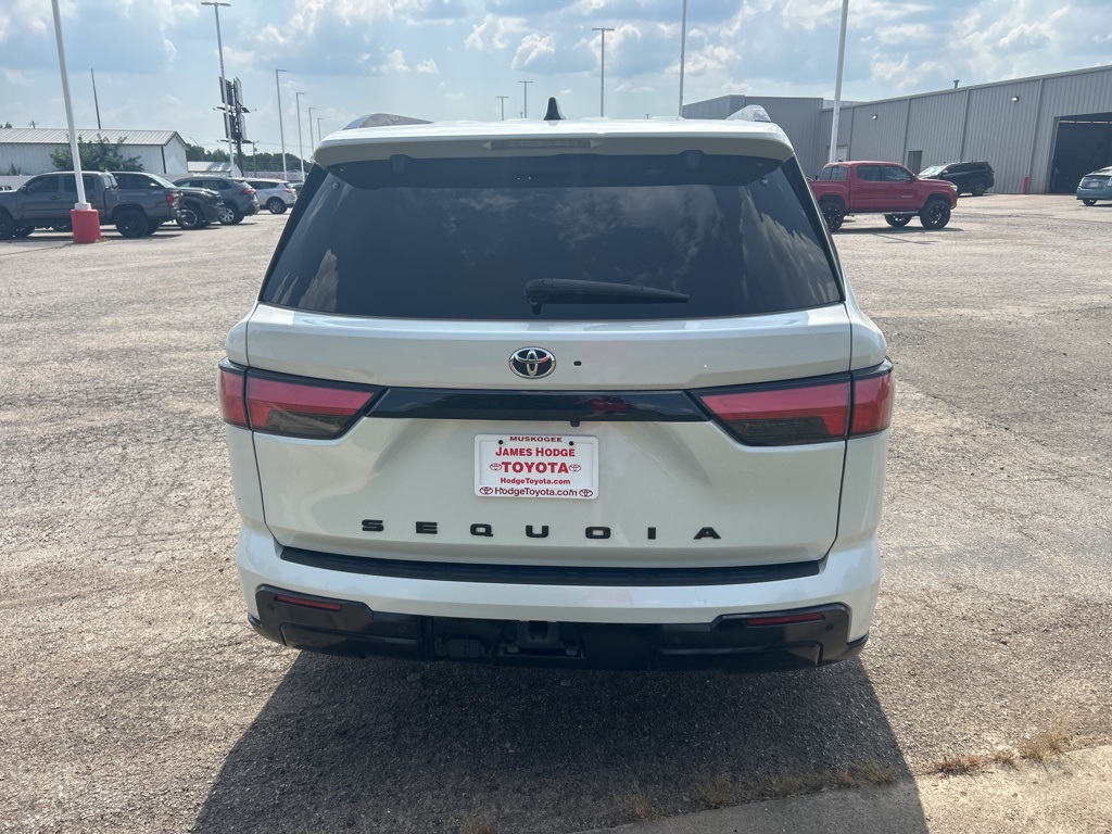 2023 Toyota Sequoia photo 6