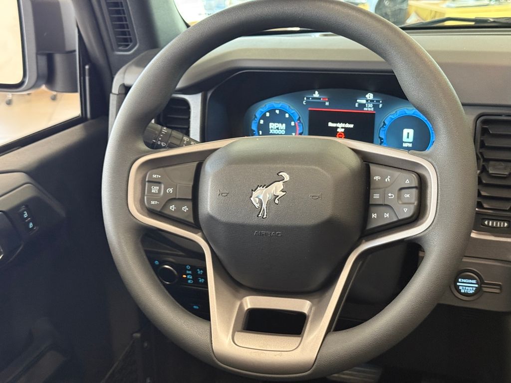 2025 Ford Bronco Base photo 12
