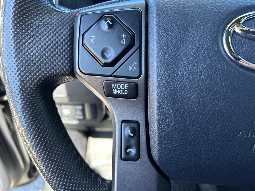 2020 Toyota Tacoma TRD Off-Road photo 27