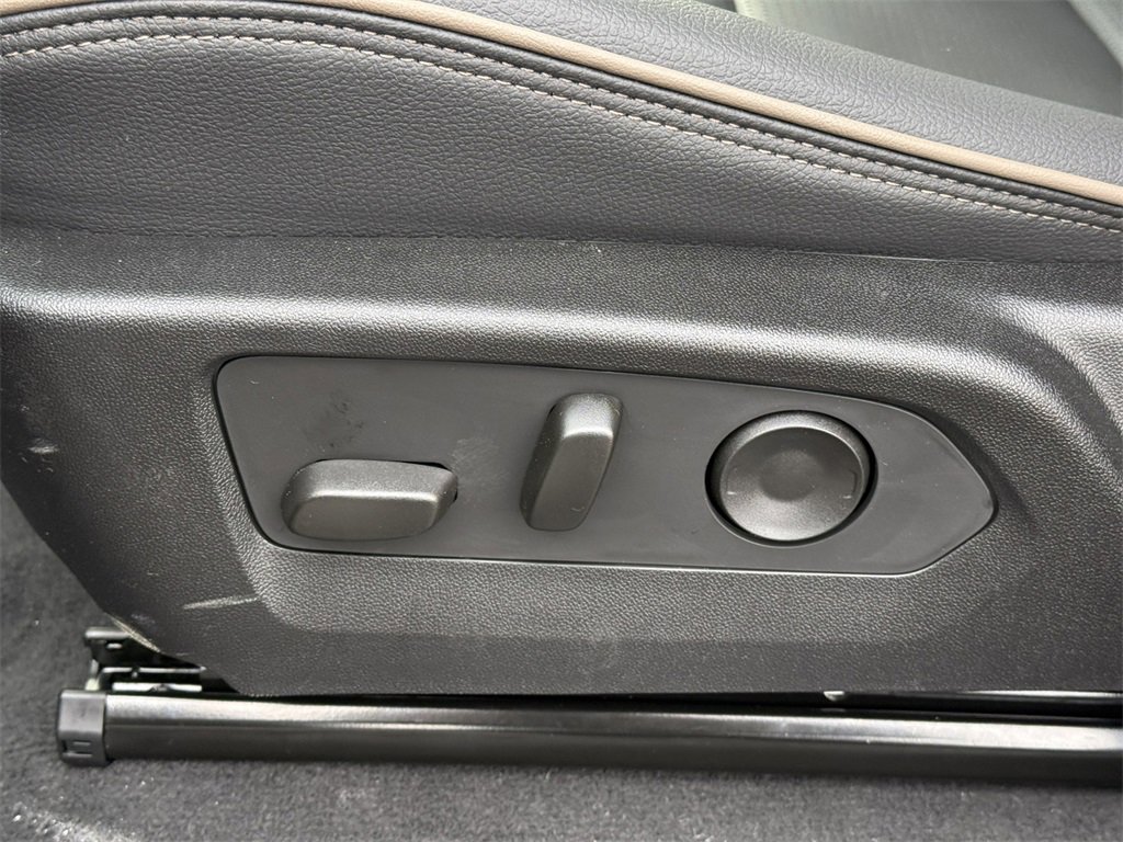 2026 GMC CANYON - Image 16