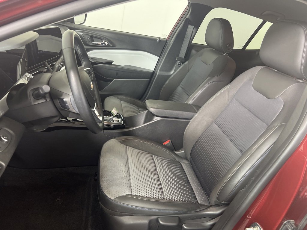 2024 Chevrolet Trax LT photo 4