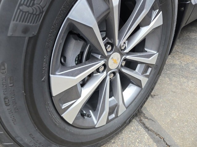 2026 Chevrolet Equinox LT photo 3