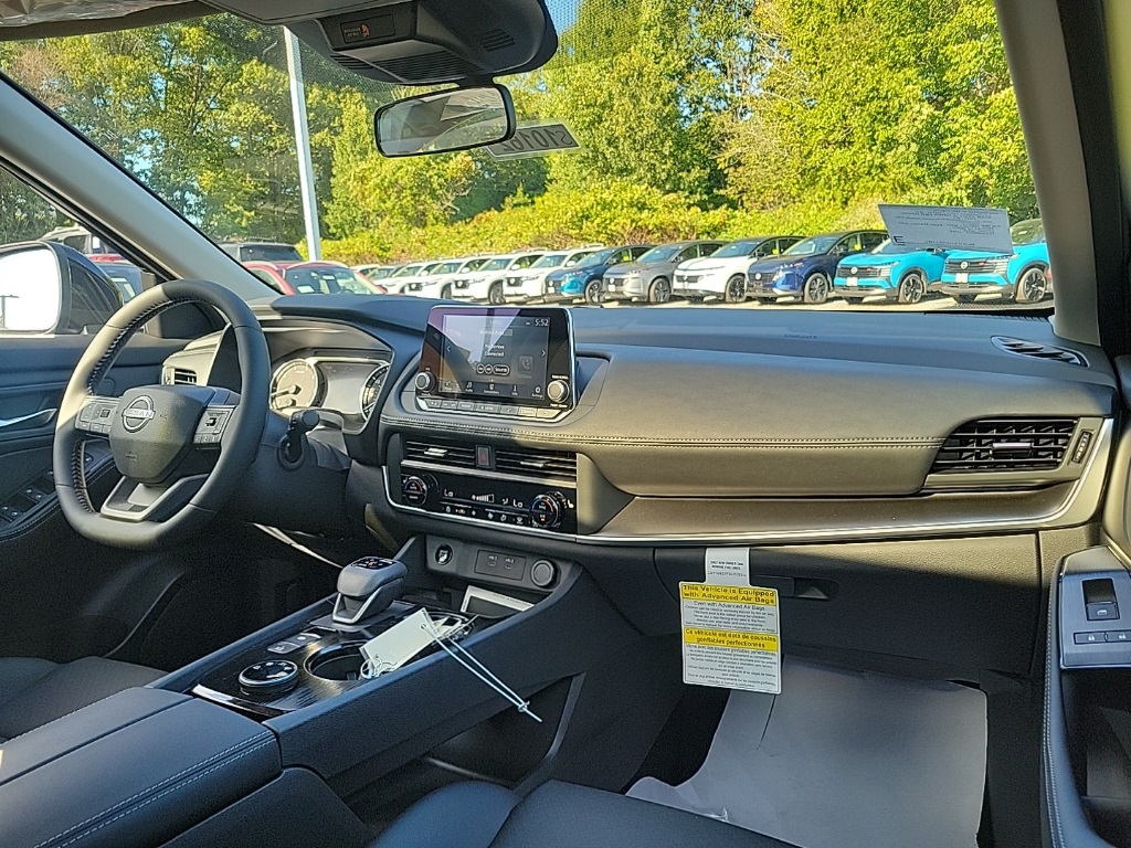 2026 Nissan Rogue SV photo 28