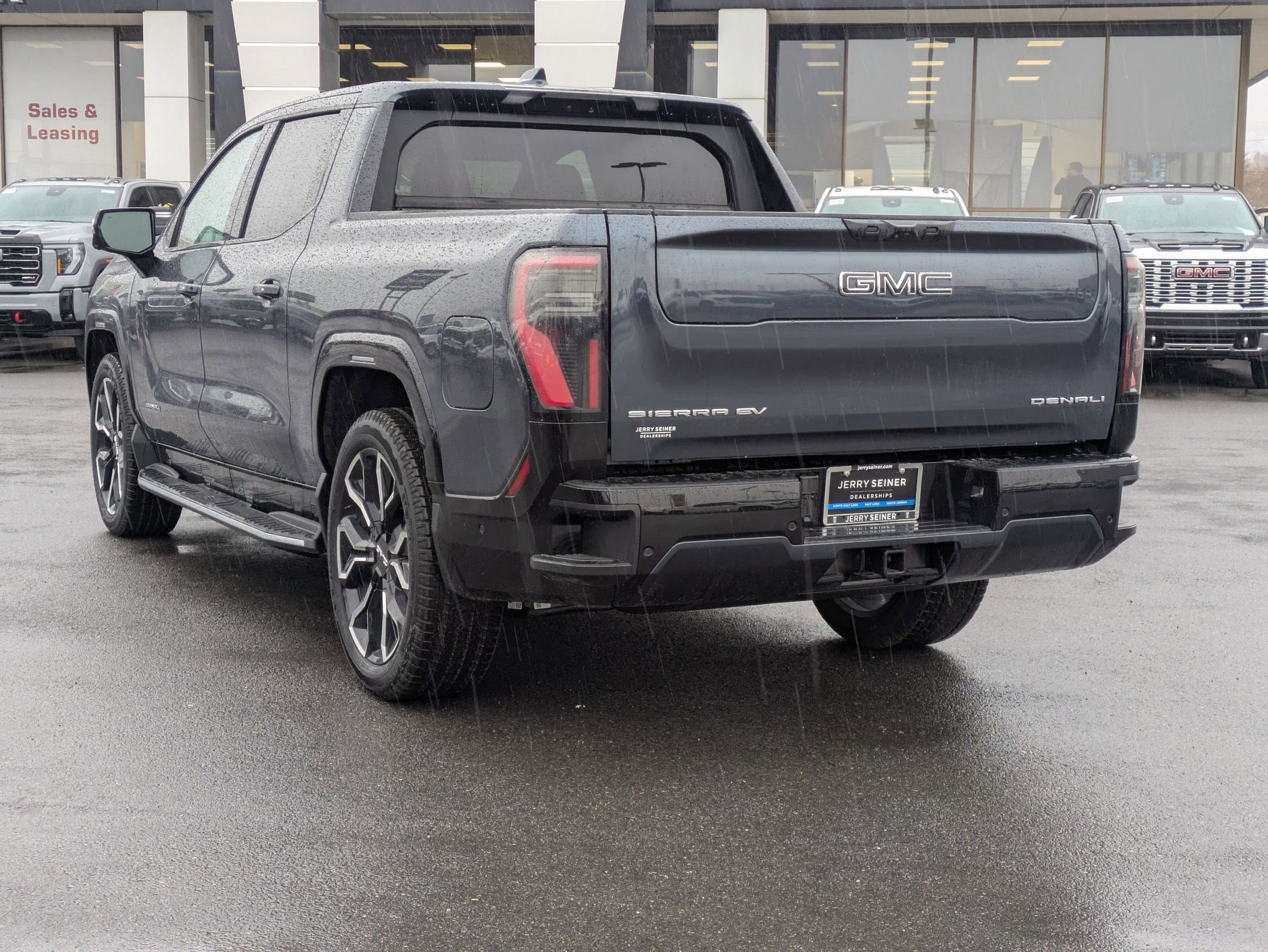 2025 Gmc Sierra EV Denali photo 3