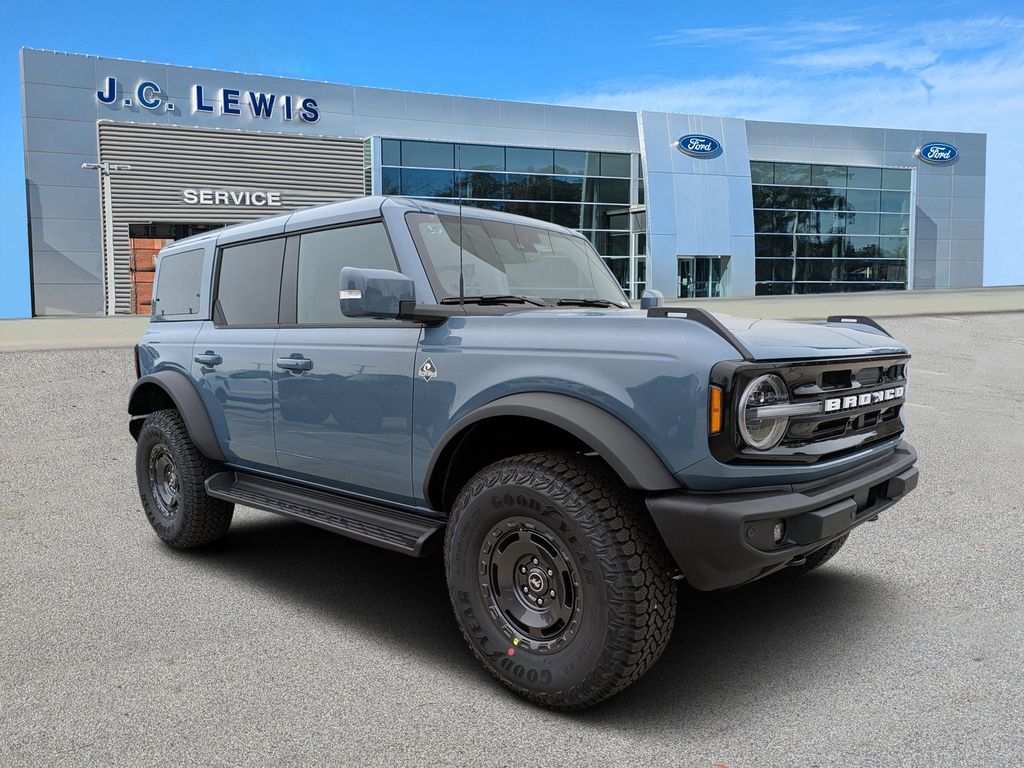 2025 Ford Bronco 4-Door Outer Banks's photo