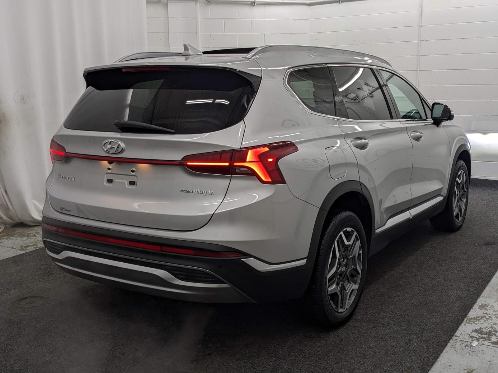 2023 Hyundai Santa Fe Plug-In Hybrid Limited photo 2