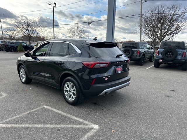 2023 Ford Escape Active photo 3