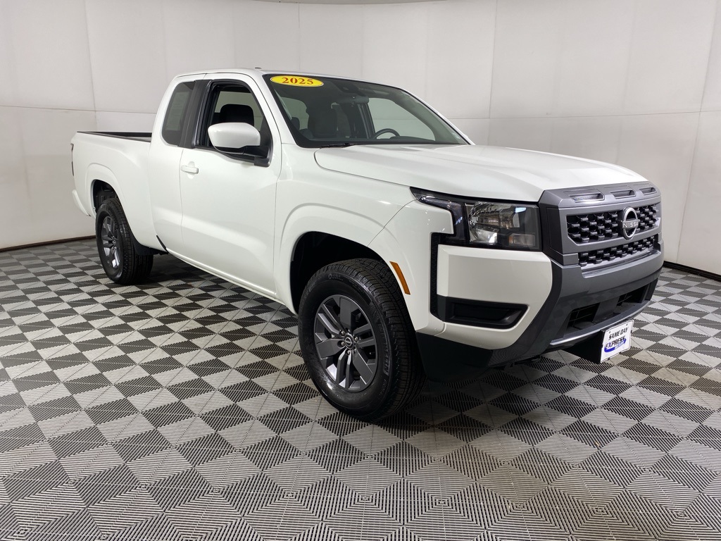 2025 Nissan Frontier SV photo 17