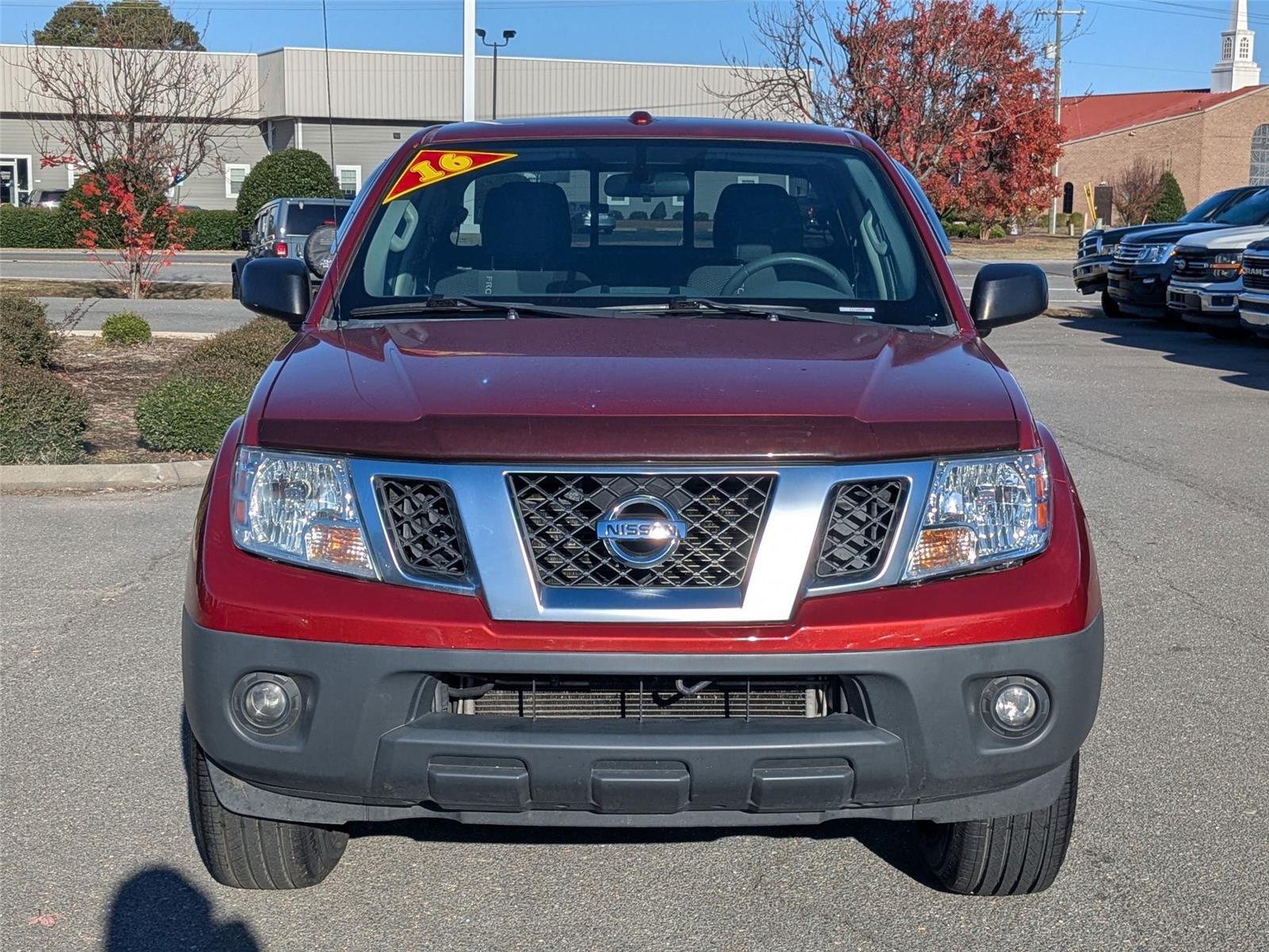 2016 Nissan Frontier Desert Runner photo 2