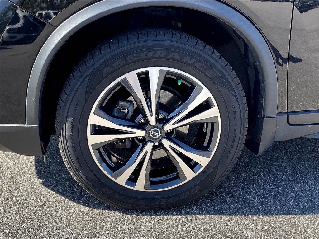 2019 Nissan Rogue SV photo 7