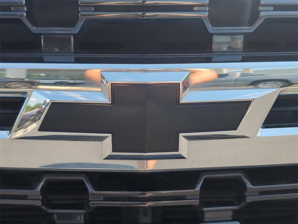 2023 Chevrolet Tahoe LS photo 3