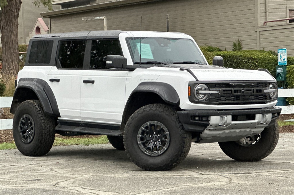 2023 Ford Bronco Raptor photo 2