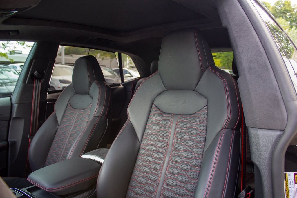 2024 Audi RS Q8 photo 12