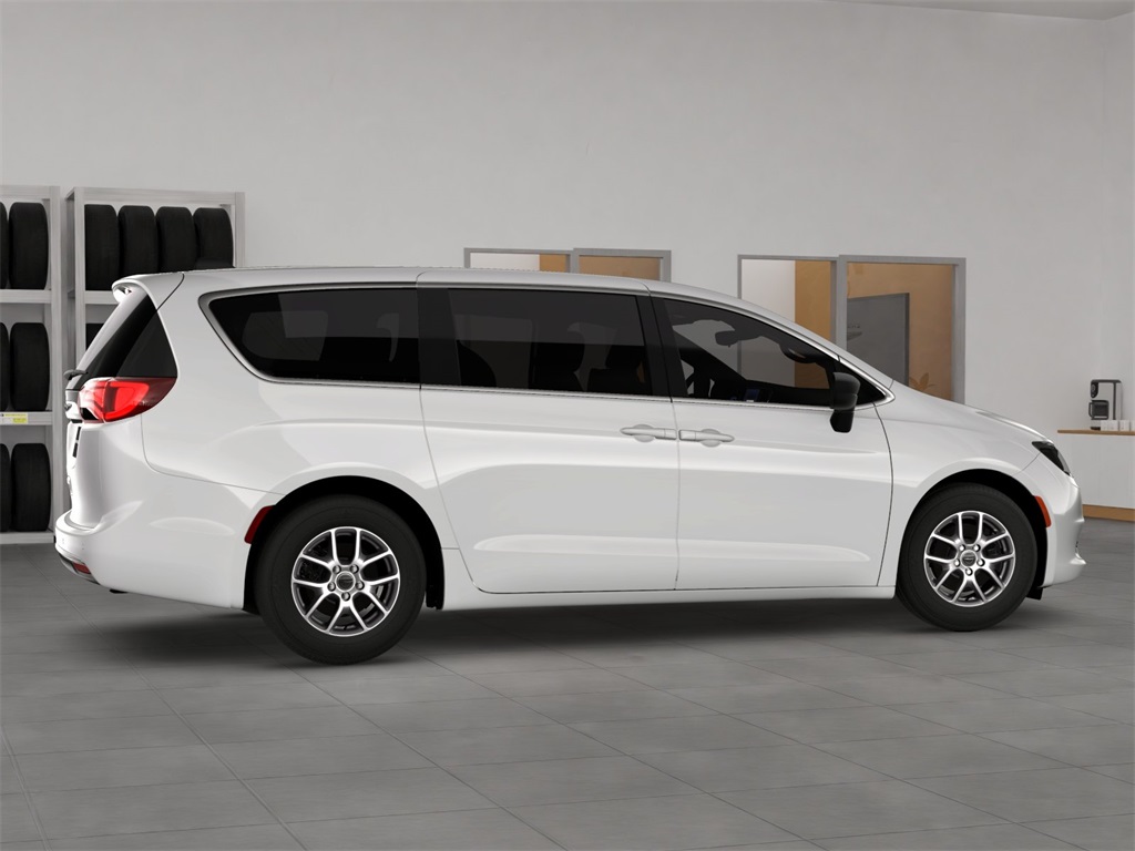2026 Chrysler Voyager LX photo 6