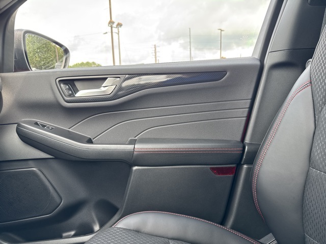 2026 Ford Escape ST-Line photo 34