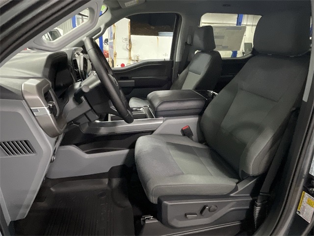 2025 Ford F-150 XLT photo 16