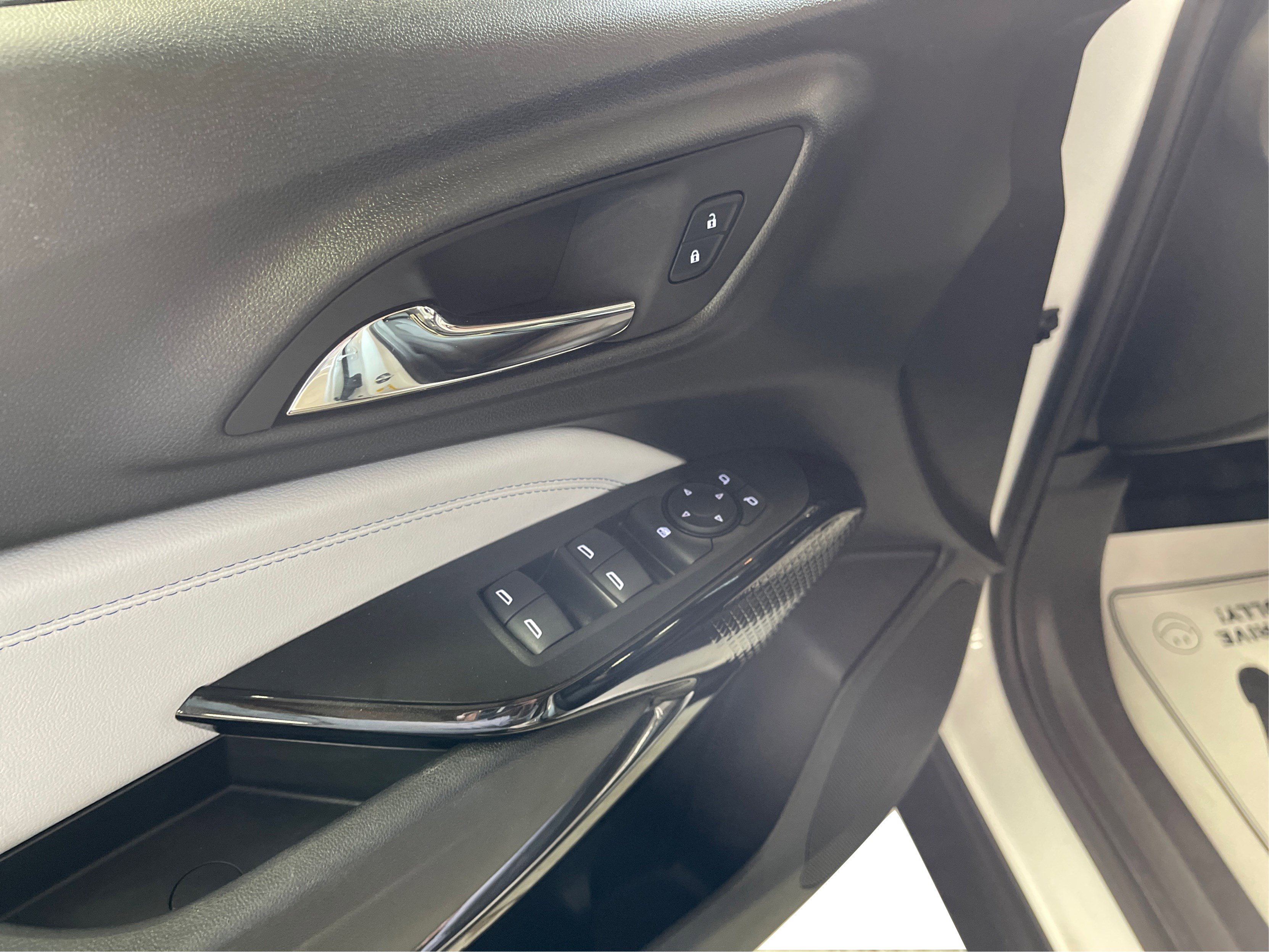 2024 Chevrolet Trax LT photo 19