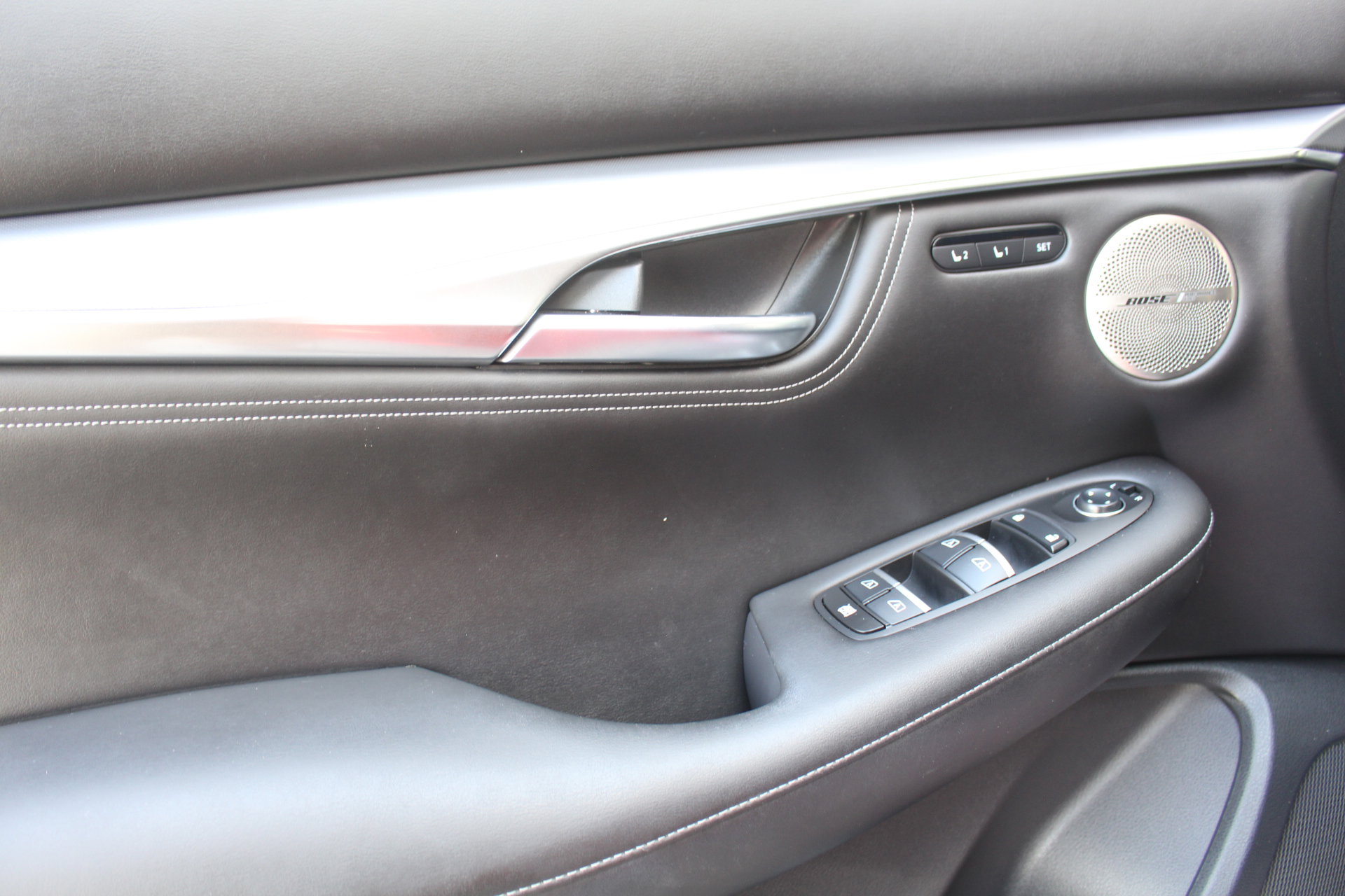2022 Infiniti QX55 Essential photo 11