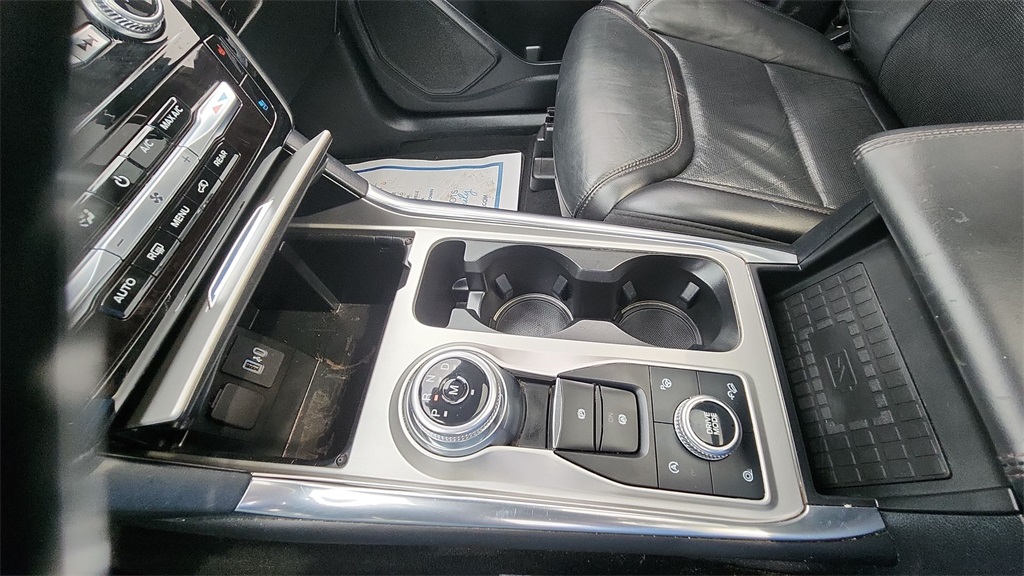 2021 Ford Explorer Platinum photo 17