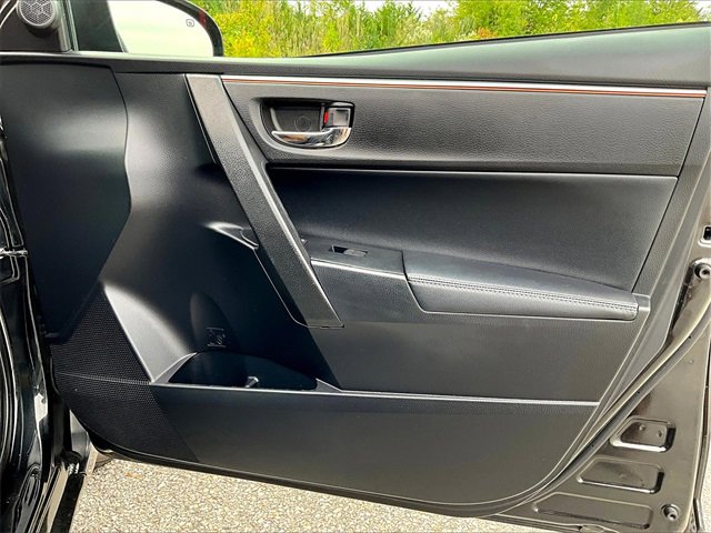 2016 Toyota Corolla Plus photo 12