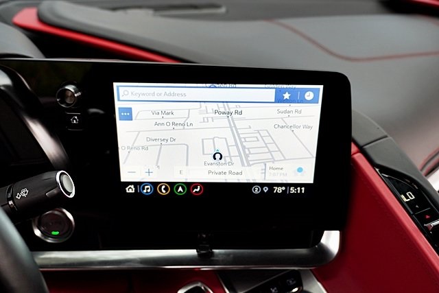 Used 2021 White Chevrolet Stingray image 28