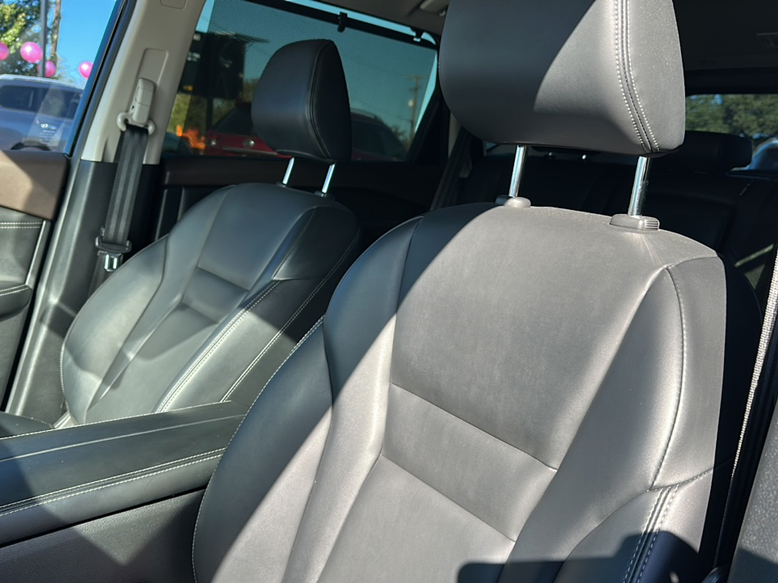 2023 Nissan Rogue SV photo 3