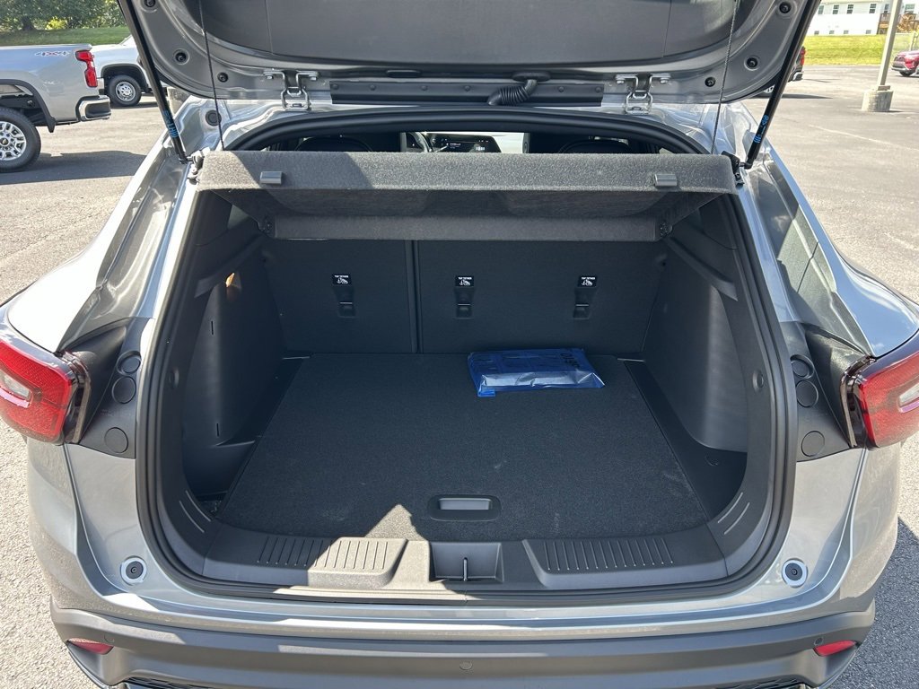 2025 Chevrolet Trax photo 16