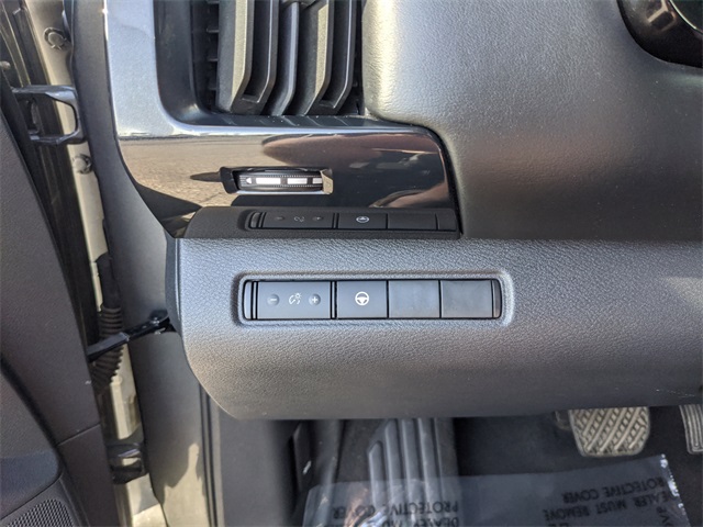 2023 Nissan Pathfinder SV photo 25