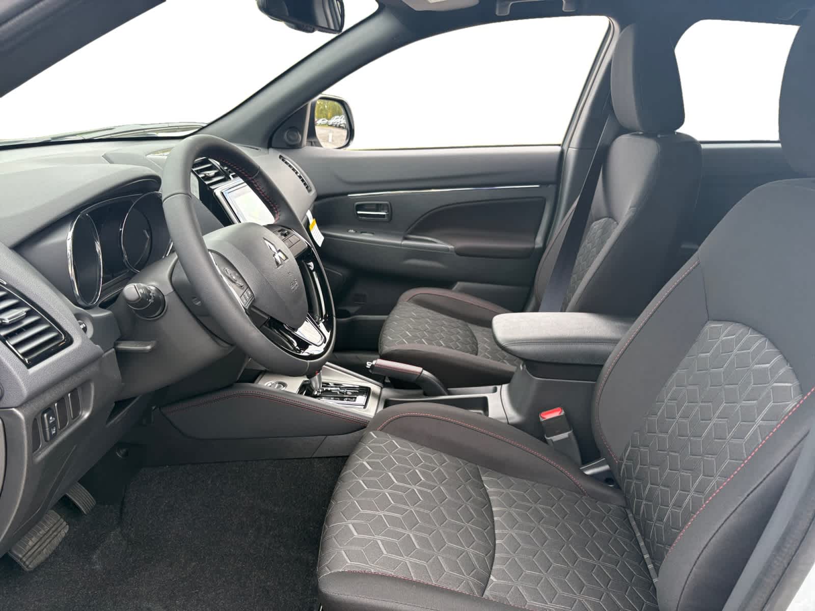 2025 Mitsubishi Outlander Sport ES SE LE photo 3
