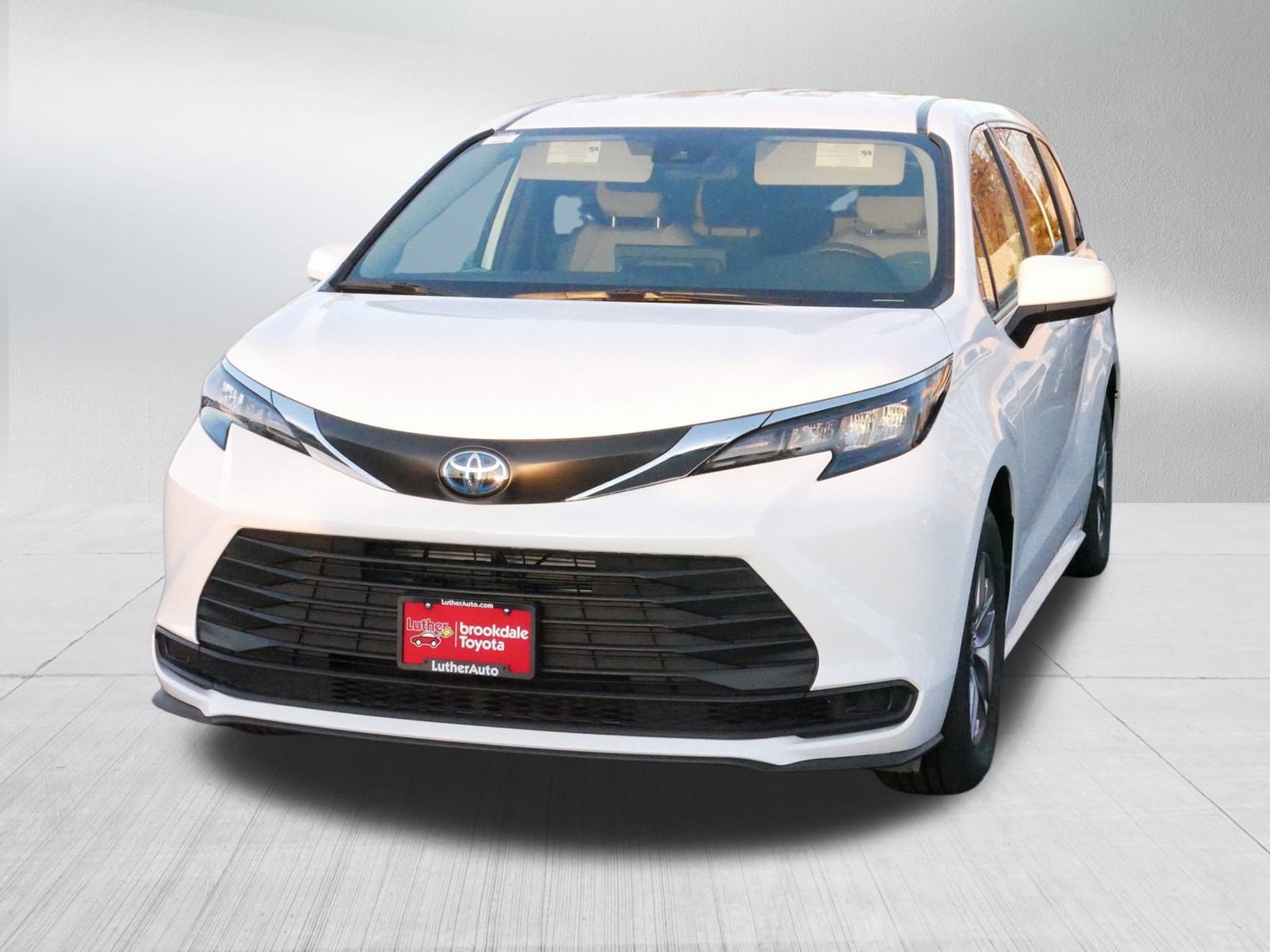 Used 2025 Toyota Sienna LE with VIN 5TDKSKFC1SS171632 for sale in Brooklyn Center, Minnesota