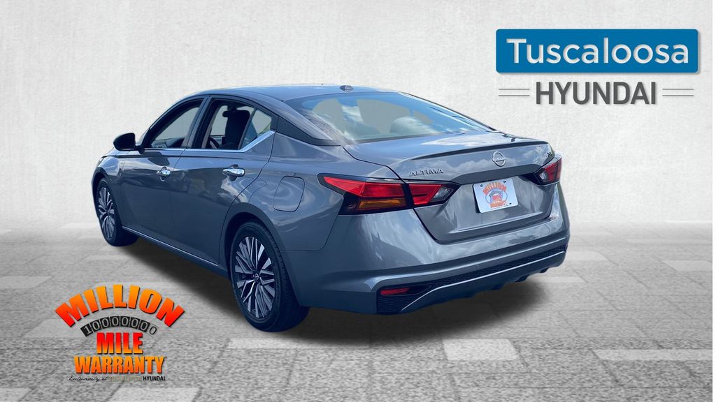 2024 Nissan Altima 2.5 SV photo 2
