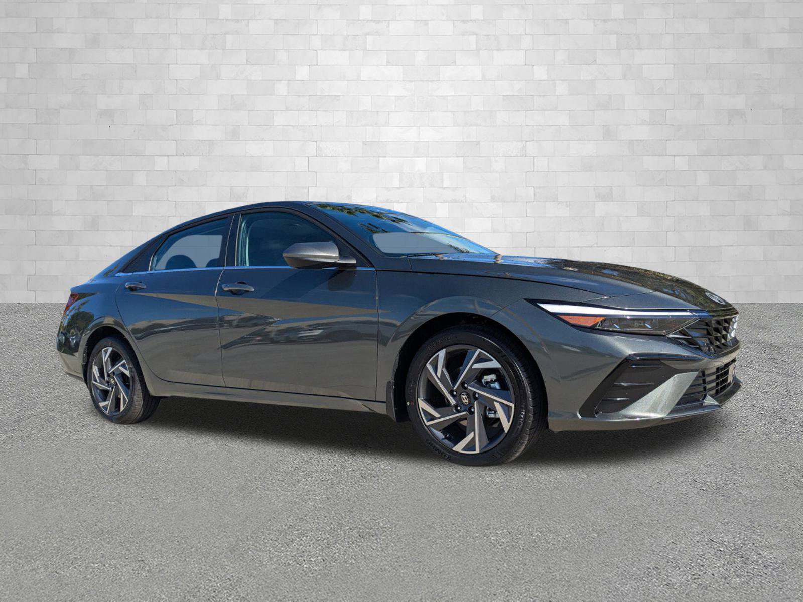 2025 Hyundai Elantra SEL's photo