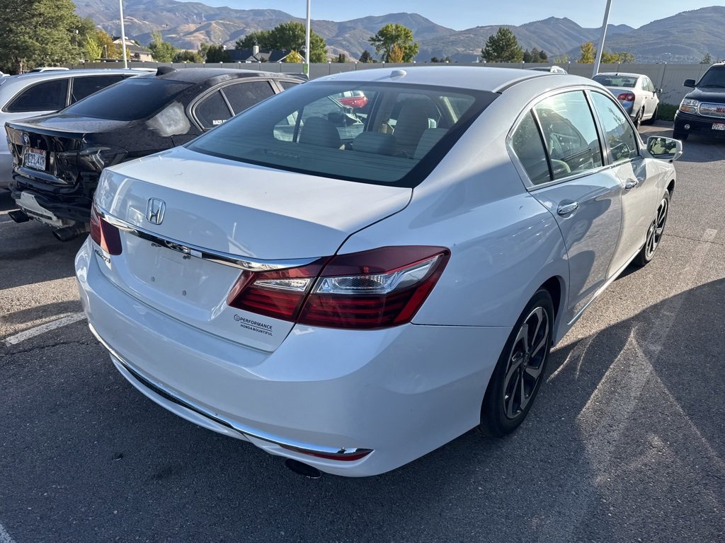 2017 Honda Accord EX photo 10