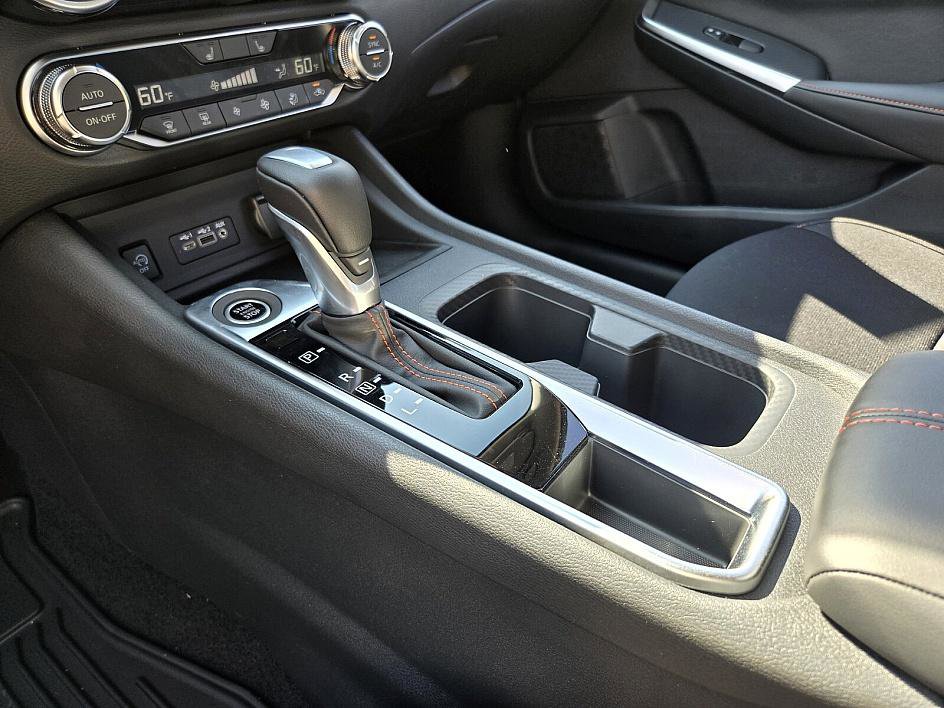 2025 Nissan Sentra SR Midnight Edition photo 15