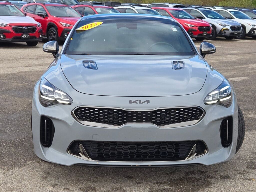 2023 Kia Stinger GT-Line photo 3