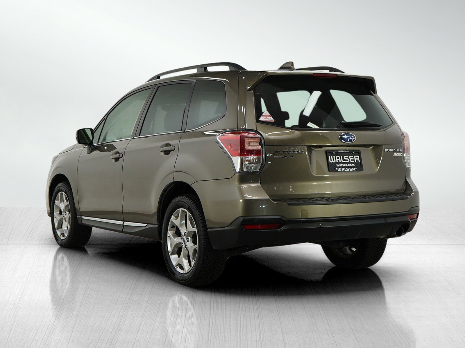 2017 Subaru Forester Touring photo 3