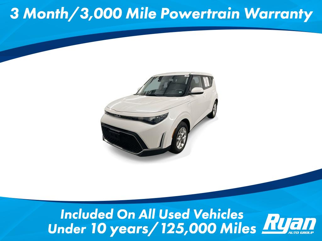 2023 Kia Soul LX's photo