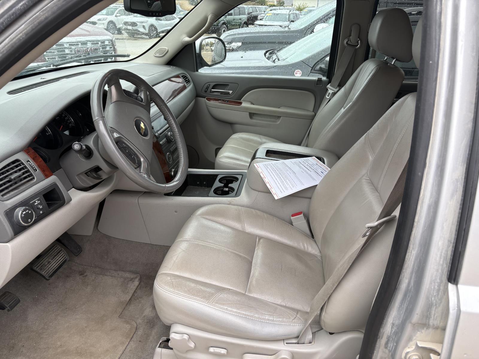 2014 Chevrolet Tahoe LT photo 2