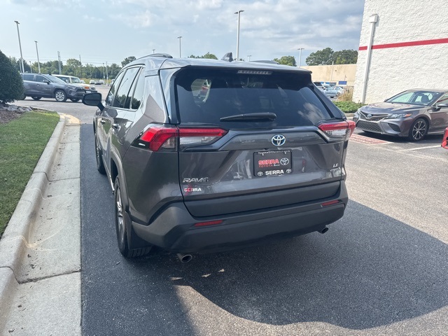 2024 Toyota RAV4 Hybrid LE photo 4