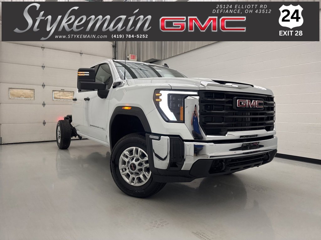 2026 GMC Sierra 2500HD Pro's photo