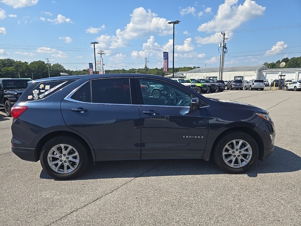 2018 Chevrolet Equinox LT photo 3
