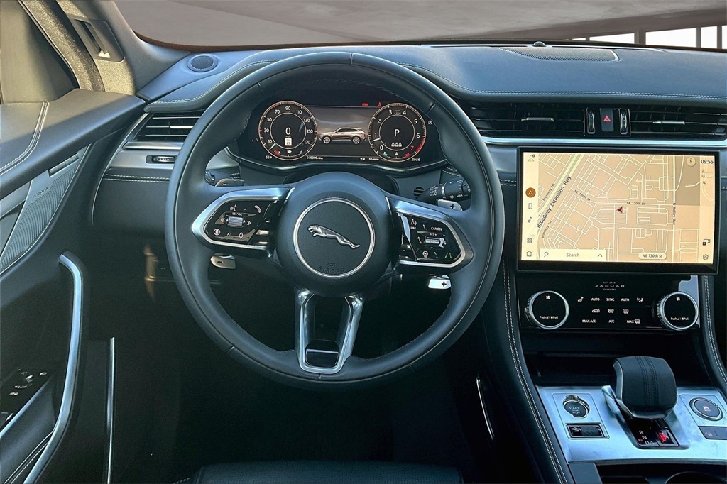 2025 Jaguar F-PACE P250 R-Dynamic S photo 4