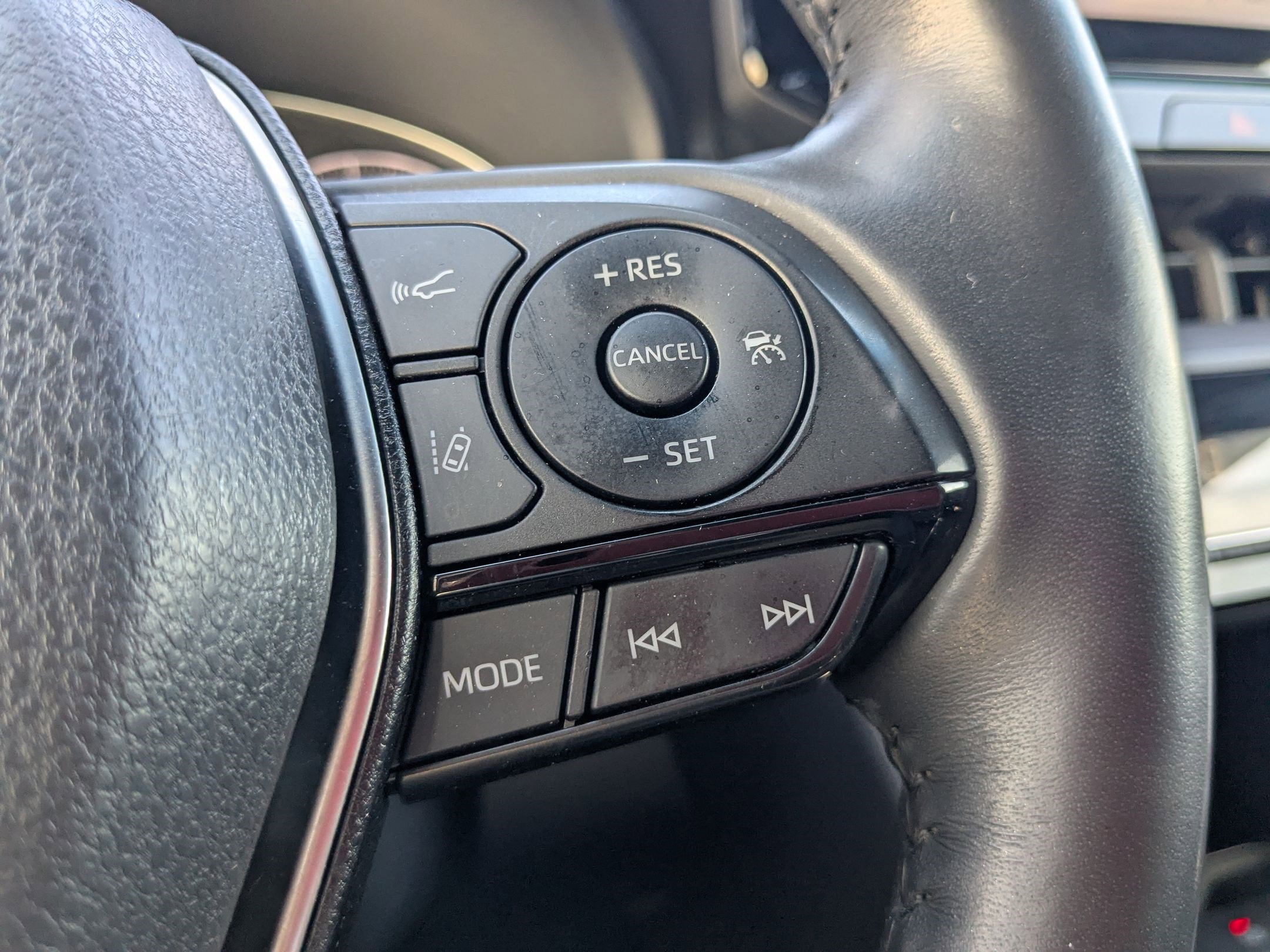 2021 Toyota Venza XLE photo 17