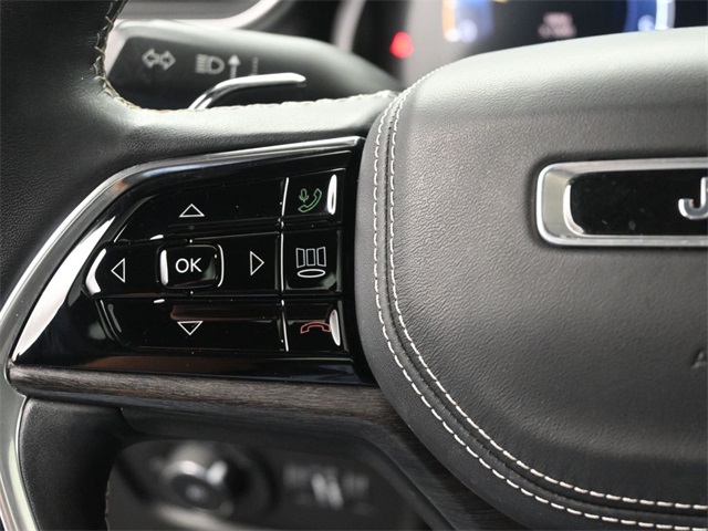 2022 Jeep Grand Cherokee Overland photo 23
