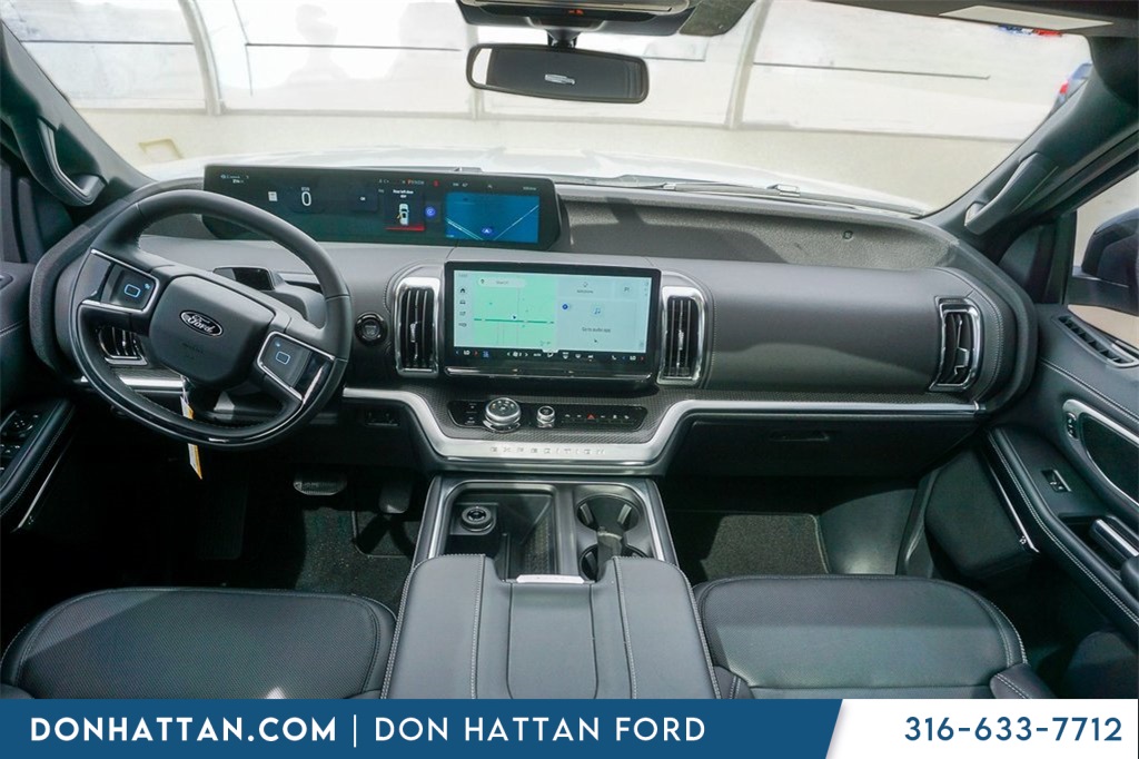 2025 Ford Expedition Platinum photo 3