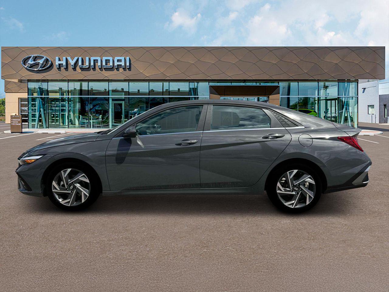 2025 Hyundai Elantra SEL Convenience photo 2