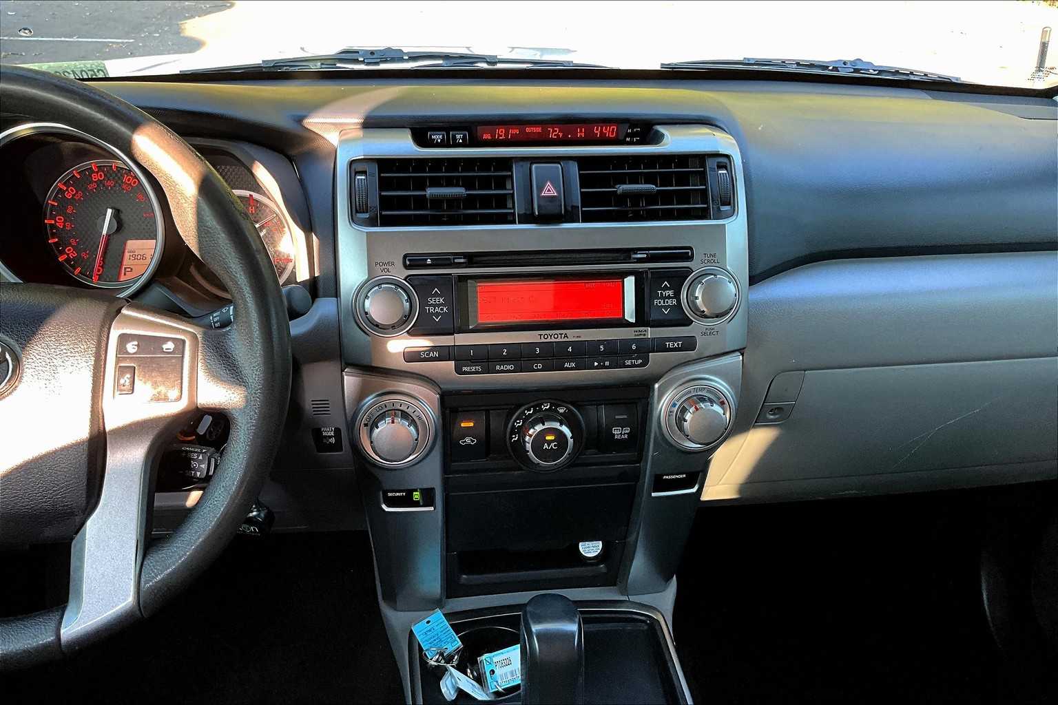 2012 Toyota 4Runner SR5 photo 6