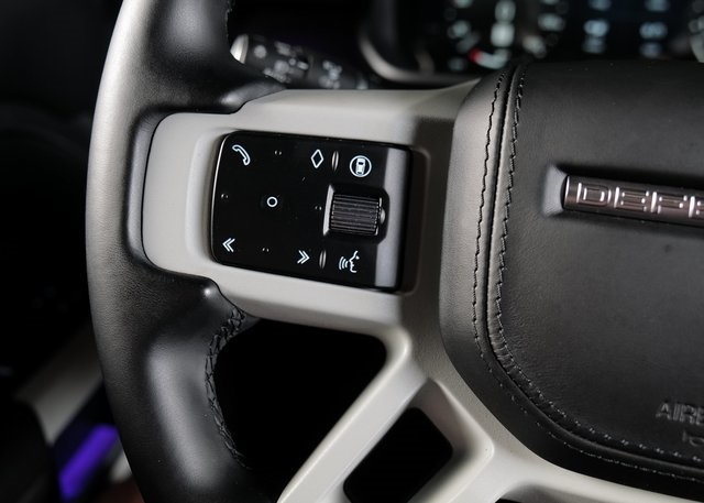 2024 Land Rover Defender 110 X-Dynamic SE photo 17
