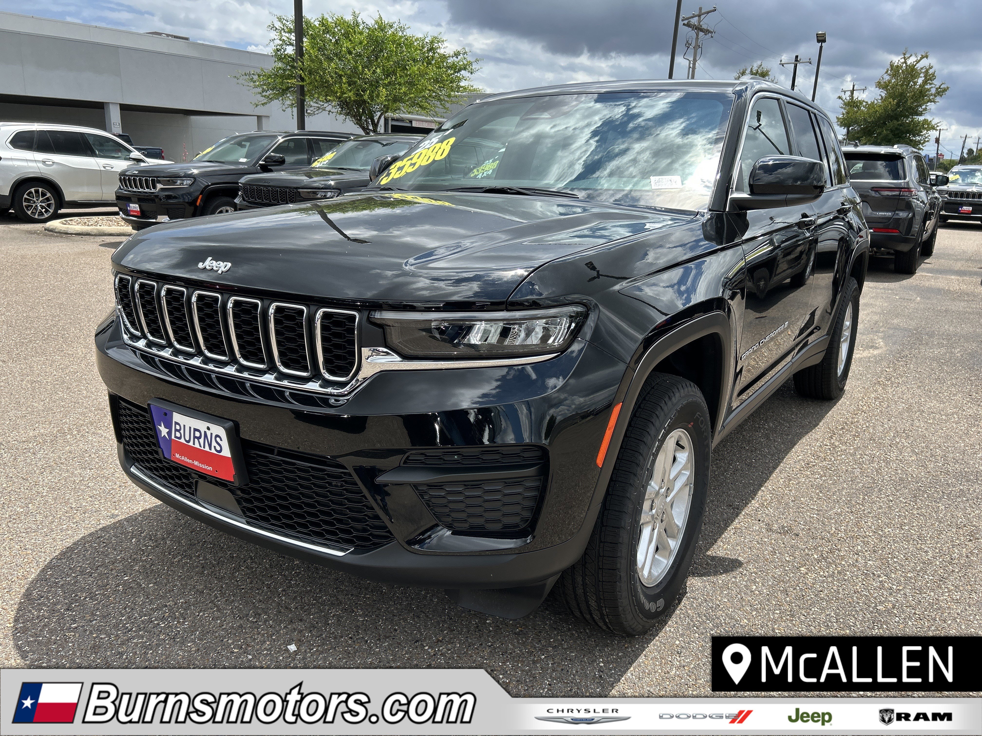 2025 Jeep Grand Cherokee Laredo's photo